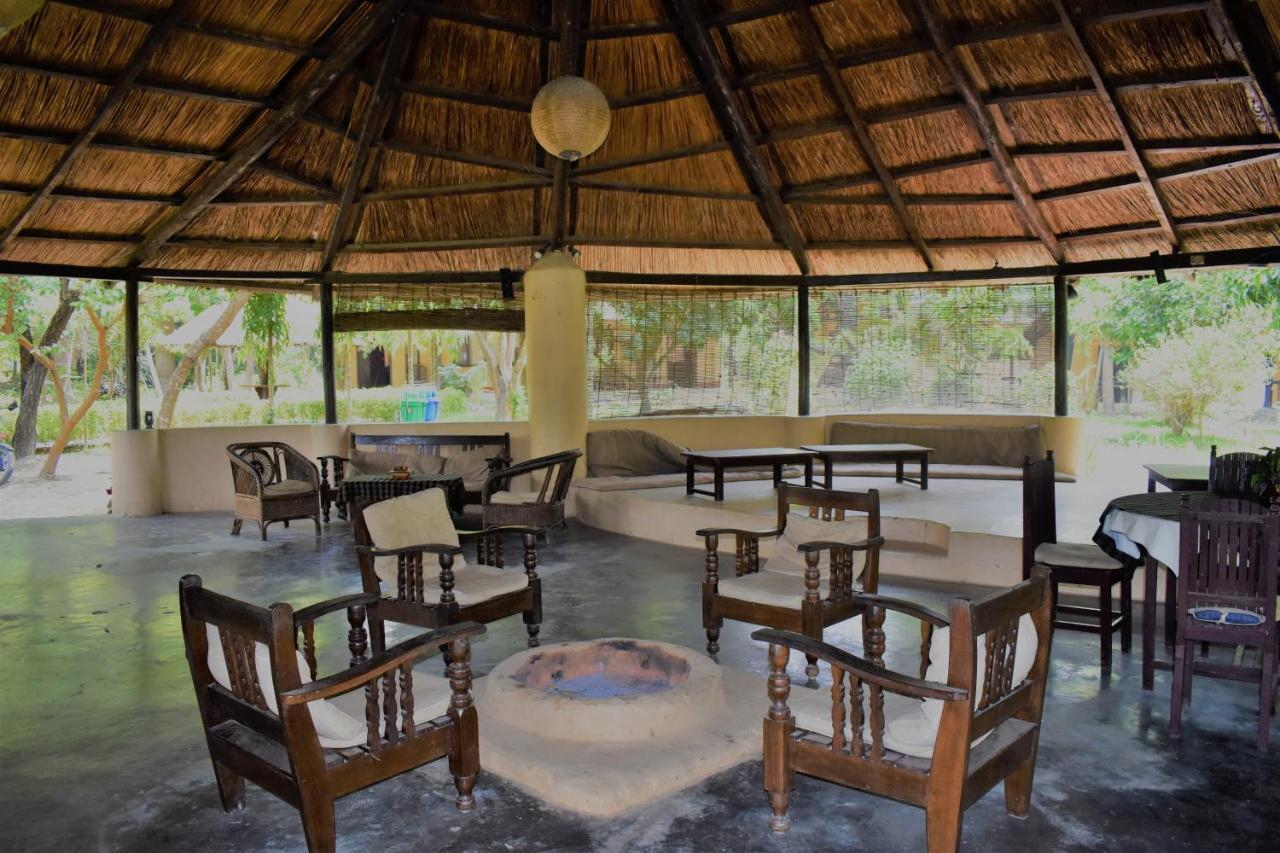Mango Tree Lodge Bardiya Exterior foto