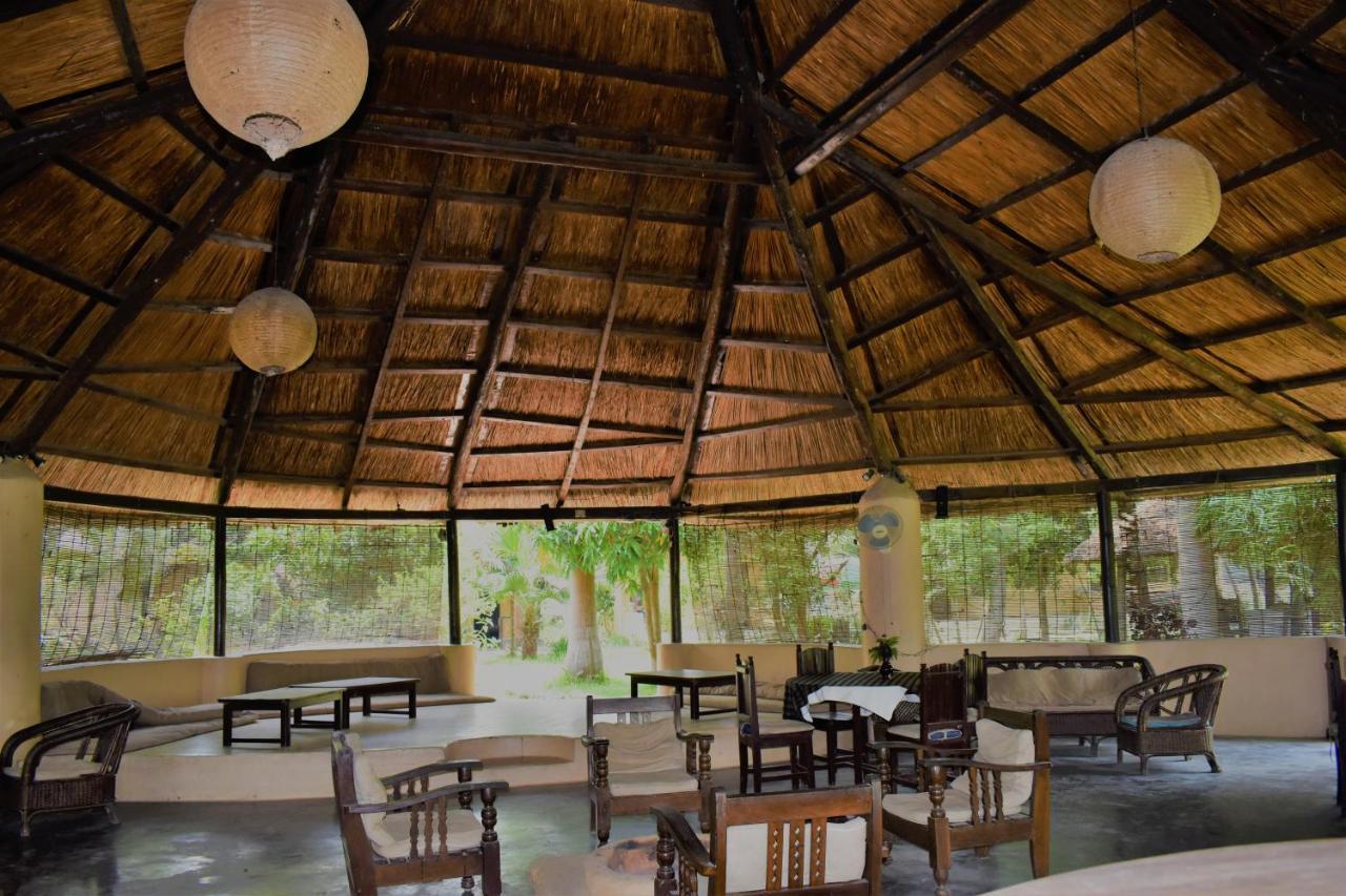 Mango Tree Lodge Bardiya Exterior foto